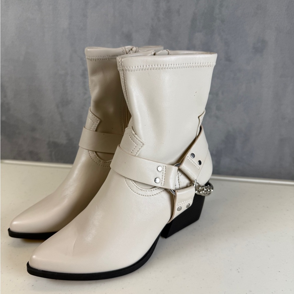 DV by Dolce Vita Boots Keeler Moto Size 6 Cream Heeled Boots